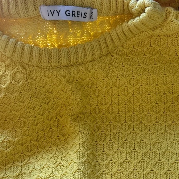 Yellow Textured kids Sweater size 7 years - Picture 2 of 3